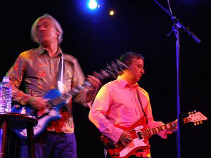 R.E.M. plays Eastwood: Pete Buck & Robyn Hitchcock R.E.M. plays Eastwood: Pete Buck & Robyn Hitchcock